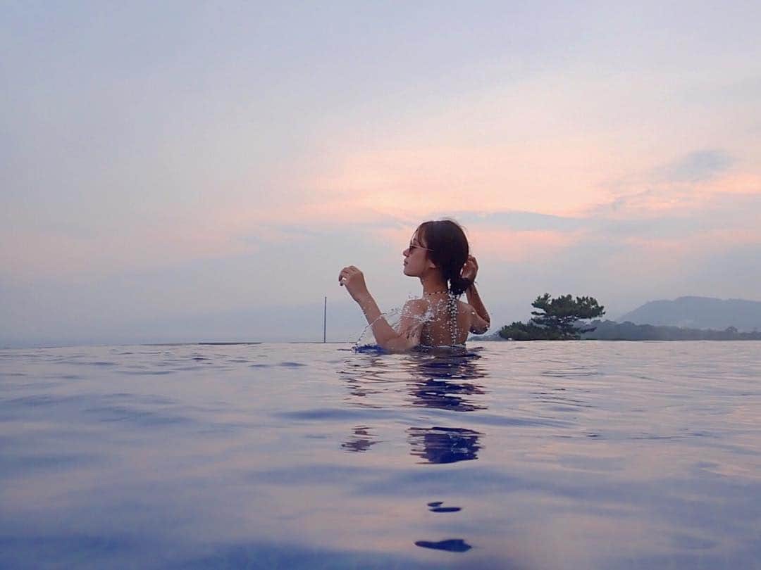 青木英李さんのインスタグラム写真 - (青木英李Instagram)「広い空と海を眺めて、、ナニヲ想ふ。 #sora  #ocean  #natura」7月28日 18時18分 - eriaoki_official