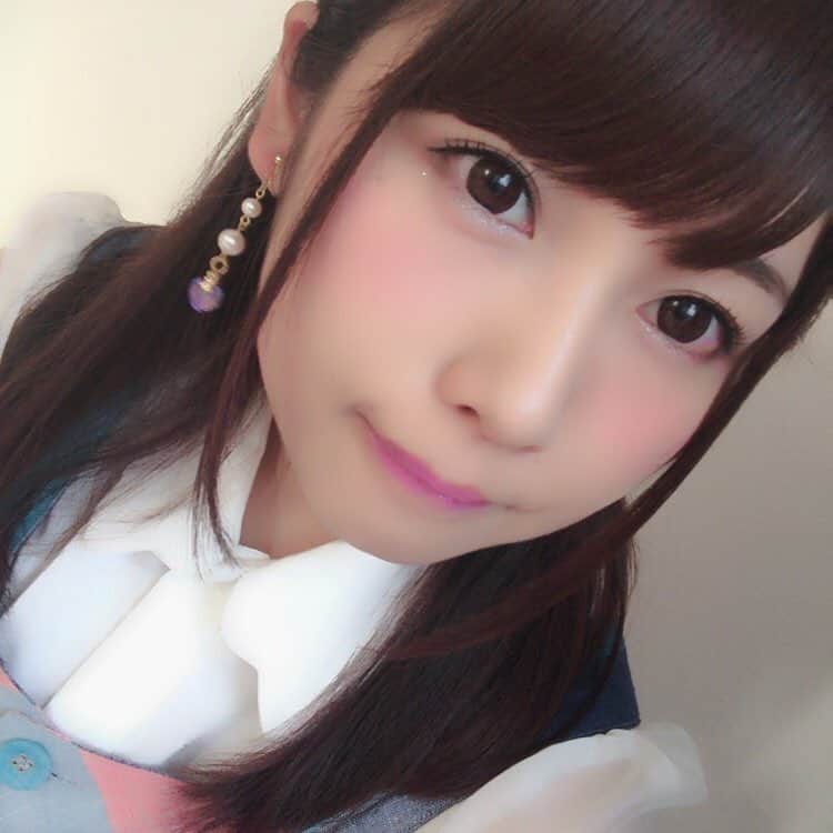 のインスタグラム：「メイクの練習をしました😊 ＠＠＠ #女子力アップ  #アイライン #チーク #濃すぎました」
