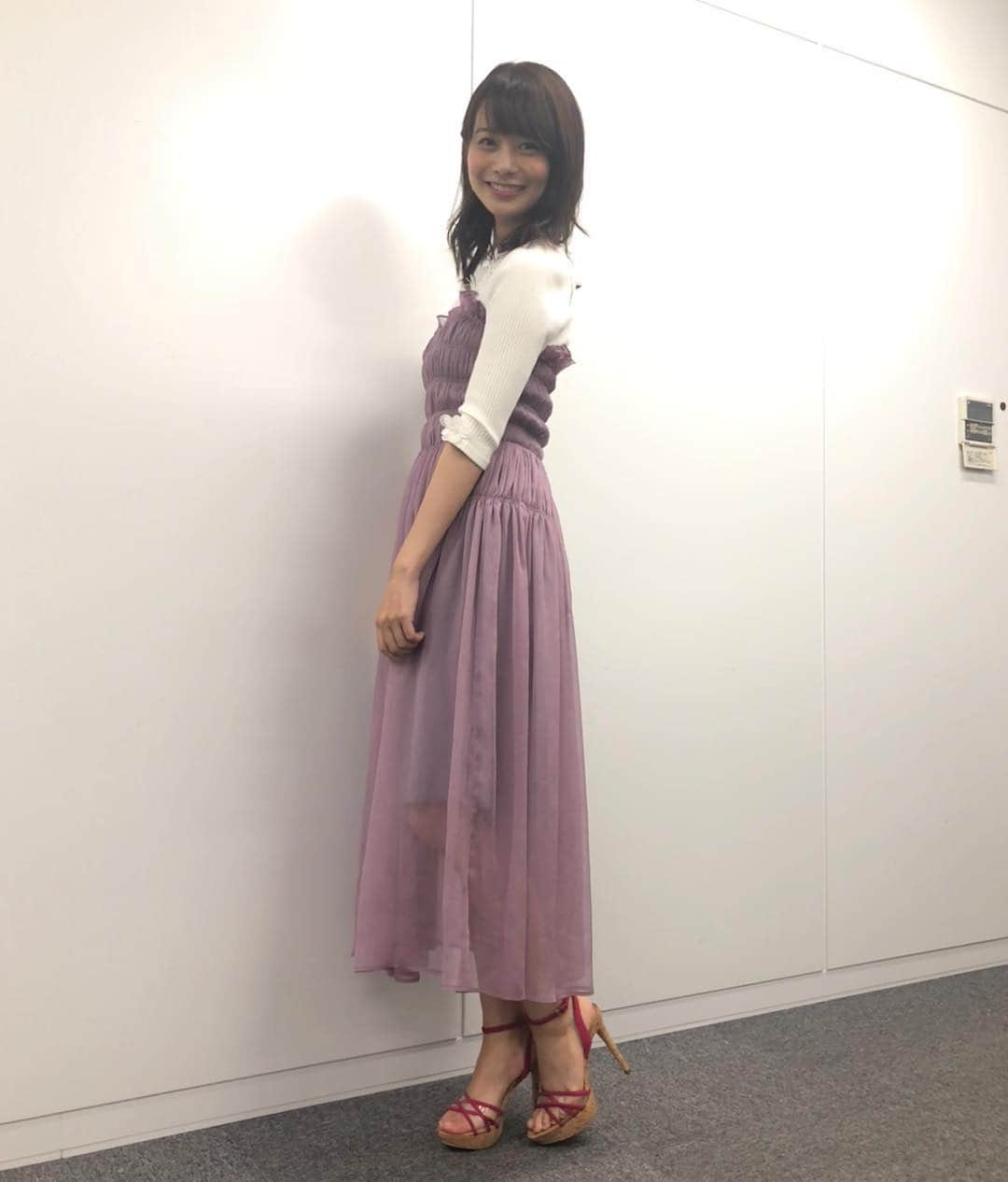 高見侑里さんのインスタグラム写真 - (高見侑里Instagram)「◡̈♥︎ こちらがBS11の衣装👗 ワンピース…#RANDA トップス…#CherryAnn サンダル…#BABYPURE * 明日は私の大好きな#ディアドラ がドバイターフ以来の出走です♡」7月28日 20時42分 - yuri_takami_official