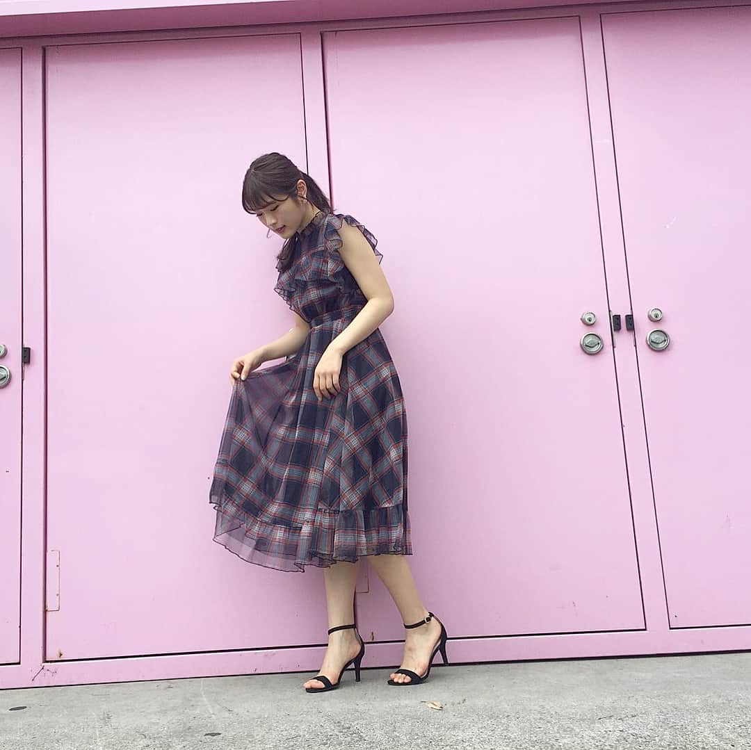 渋谷凪咲さんのインスタグラム写真 - (渋谷凪咲Instagram)「🌼🌼🌼 . one-piece #tityandco shoes #handm . . #ナギッション #ootd #チェックワンピース」7月28日 20時52分 - nagisa_nikoniko