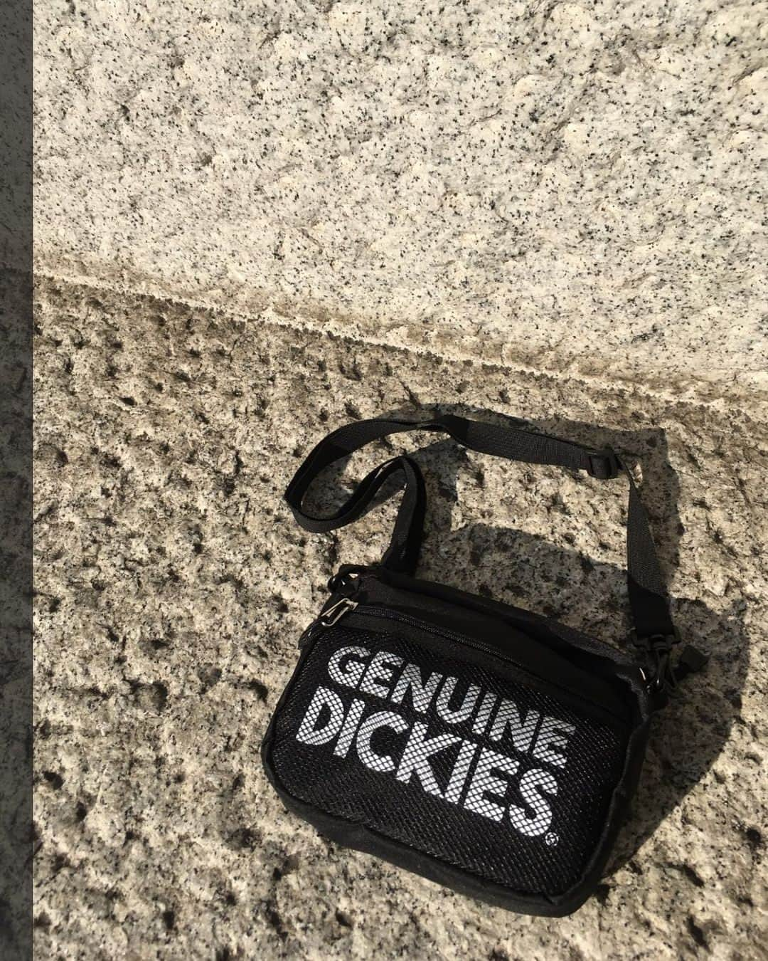 アベイルオフィシャルさんのインスタグラム写真 - (アベイルオフィシャルInstagram)「人気のGENUINE Dickies。 荷物が多い日はトート、ちょっとしたお出掛けにはコンパクトバッグと使い分けよう。 . キャンバス2WAY 品番617-0123 . ウエストバッグ 品番/615-0263 . ミニショルダー 品番/615-0338 . 売価/全て1,980円 . 店舗によって在庫が異なりますので、お近くの店舗にお問い合わせください。売り切れの際はご容赦ください。 . #avail #アベイル #しまむら #プチプラ #置き画くら部 #トートバッグ #ウエストポーチ #ミニショルダー #おしゃれさんと繋がりたい #genuinedickies #ディッキーズ #instagood #fashion」7月29日 9時29分 - gravail