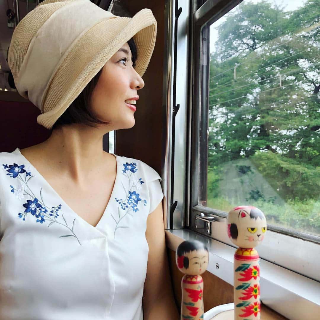 村井美樹さんのインスタグラム写真 - (村井美樹Instagram)「今日は産前ラストの鉄旅中！ . #鉄旅 #こけし #旅こけし #梅木直美工人 #梅木修一工人 #kokeshi #と言いつつも #また鉄旅しちゃうかも #秩父鉄道 #SLパレオエクスプレス」7月29日 11時50分 - miki_murai_