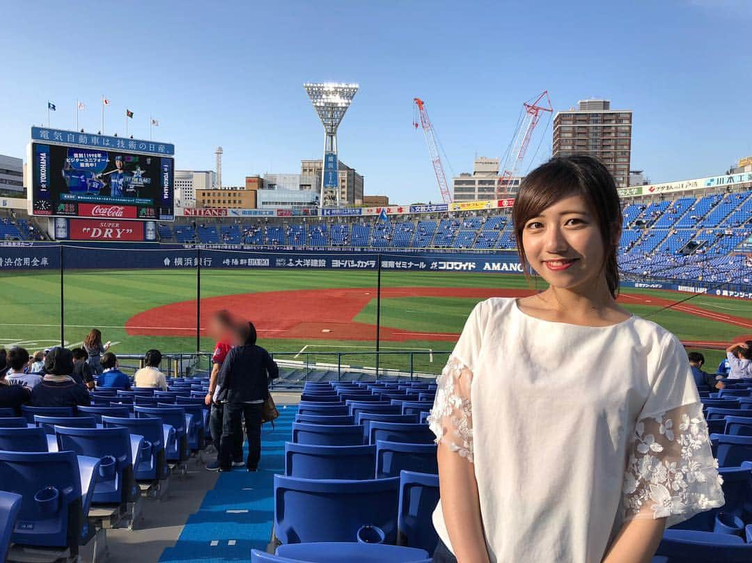 佐々木ゆめさんのインスタグラム写真 - (佐々木ゆめInstagram)「第100回全国高等学校野球選手権記念大会が 8月5日(日)から阪神甲子園球場で開催されますね。皆さんの地元の出場高校は決定しましたか？⚾️ 実は高校時代に、私が通っていた高校が出場し、全校生徒で甲子園へ応援しに行ったことがあるんです！私はチアリーダーとして応援しました📣懐かしい。💭🌟 . . ところで、星稜が2年ぶりの甲子園出場を決めましたね。5番竹谷理央さんは１試合4本塁打って凄い😳 星稜って松井秀喜さんの母校ですよね！ 高校時代に松井さんの１年学年が下だったという星稜・林監督が 「100回大会ということより、松井さんが始球式に決まったときの方が重圧があった。他のチームを出すわけにはいかないなと。花を添えないと、と思っていました」 このコメント、素敵だなぁと思いました。松井秀喜さんの始球式、楽しみです！！ . . Please feel free to follow me. #野球 #高校野球 #星稜 #야구 #甲子園 #baseball #JAPAN #100回 #全国高校野球選手権 #NHK #テレビ朝日 #球活 #бейсбол #야구 #棒球 #love #followme #photooftheday #instagood # 运动 #야구 #baystars #応援 #竹谷 #松井秀喜  Thank you all for your comments!」7月29日 12時17分 - sasaki_yume_