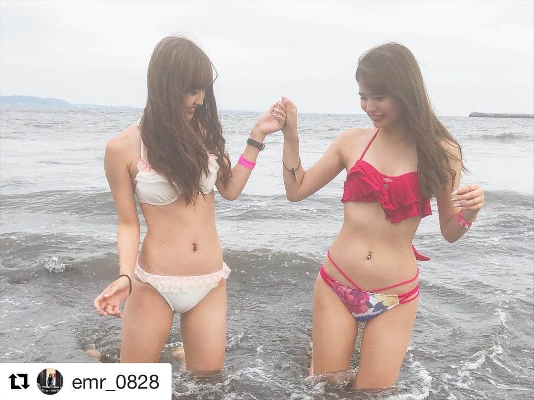 水着美女のインスタグラム：「【水着美女】 リポストで素敵な水着美女を紹介させていただきます💁‍♀️ 素敵な投稿楽しみにしています✨ ありがとうございました！  #水着#水着美女#モデル#可愛い#綺麗#夏コーデ#ビキニ#美女#女子力  #Repost @emr_0828 with @get_repost ・・・ 海ぬるかった〜☹️ #江ノ島 #海 #水着 #ビキニ #fff #f4f #lfl」