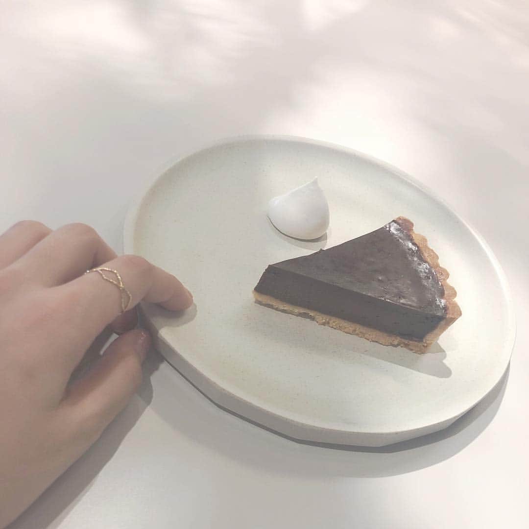 月足天音のインスタグラム：「天神にあるオルトカフェ！ #オルトカフェ  #チョコ #チョコタルト #chocolate #cake #cafe #fukuoka」