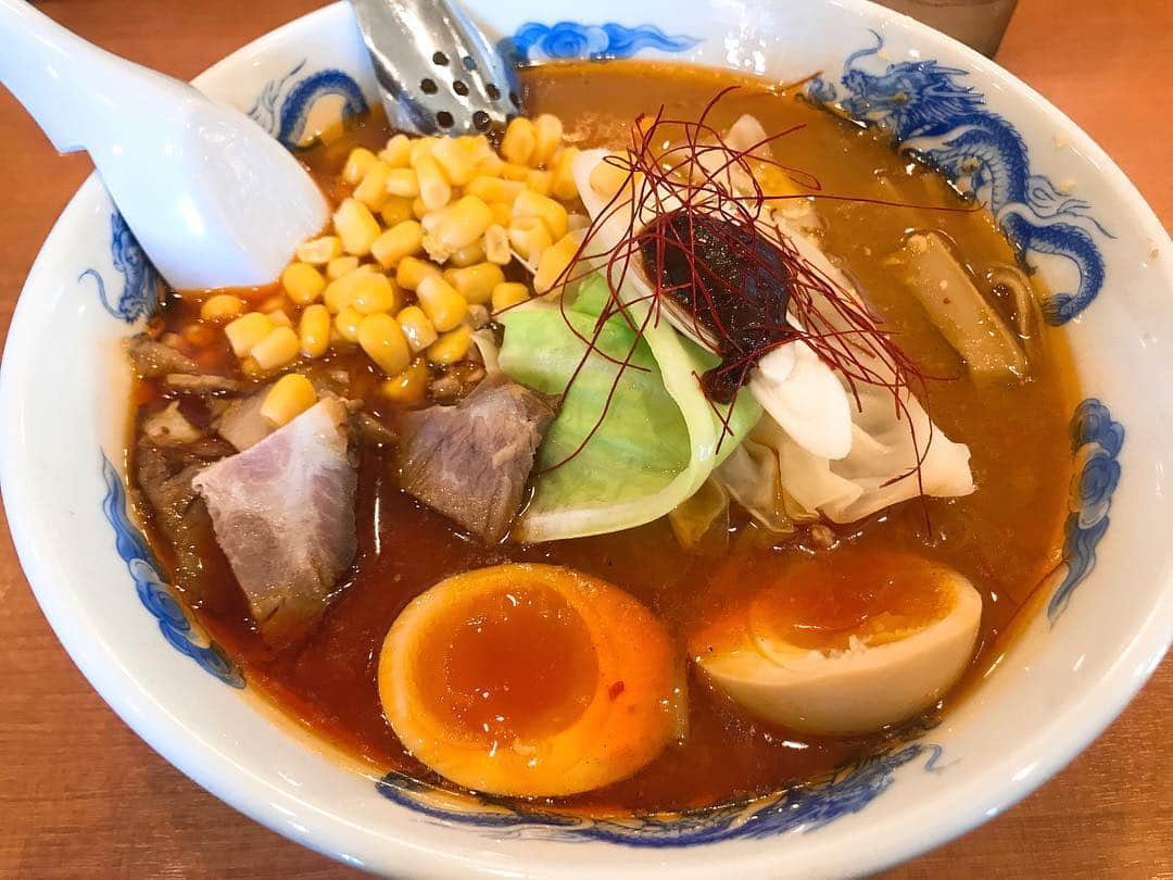 小山桃さんのインスタグラム写真 - (小山桃Instagram)「辛みそ味玉ラーメン🍜  #北海道 #飯テロ #飯テログラム #ラーメン #らーめん女子 #辛みそラーメン #北海道はでっかいどう」7月29日 16時59分 - momoko_pu