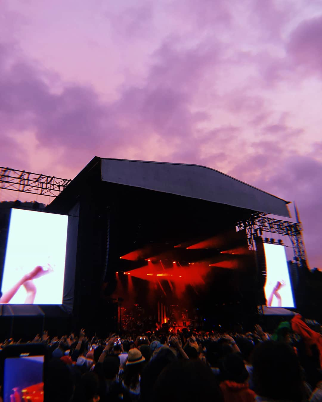 ローラさんのインスタグラム写真 - (ローラInstagram)「I had the grestest time with my friends at FUJIROCK festival😆🙌✨🇯🇵🎧🏔」7月29日 17時12分 - rolaofficial