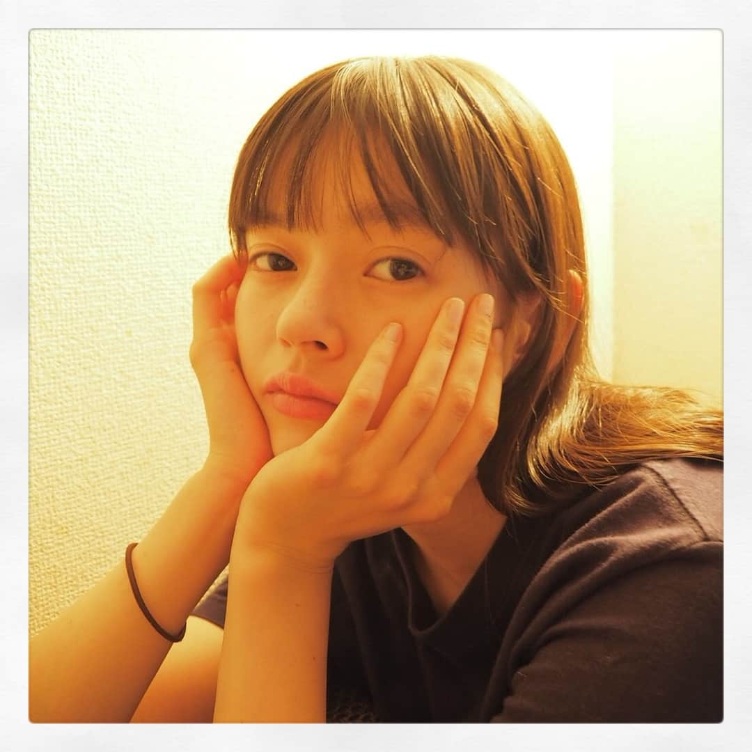 夏子さんのインスタグラム写真 - (夏子Instagram)「家時間大事みたい。」8月27日 22時11分 - natsuko93_official