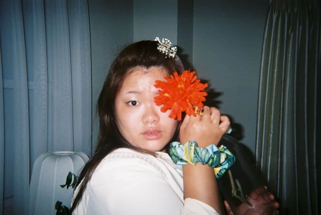 映画『SUNNY 強い気持ち・強い愛』公式アカウントのインスタグラム：「. 🌺今日の写ルンです 今日の梅 . #女子高 #パねぇ #コギャル #今日の写ルンです #写ルンです #フィルム普及委員会 #写ルンですのある生活 #90年代 #1990s #90s #1990 #懐かしい #filmphoto #omoidefilm #富田望生 #映画SUNNY　#SUNNY #映画サニー #サニー  #強い気持ち強い愛」
