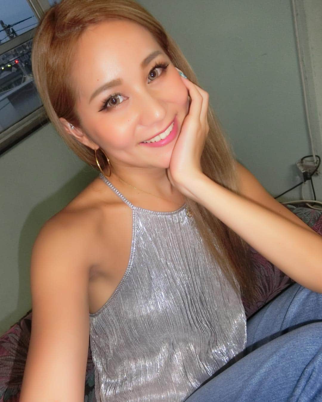 LORYのインスタグラム：「😁💕💕💕 #smile #looory #selfie」
