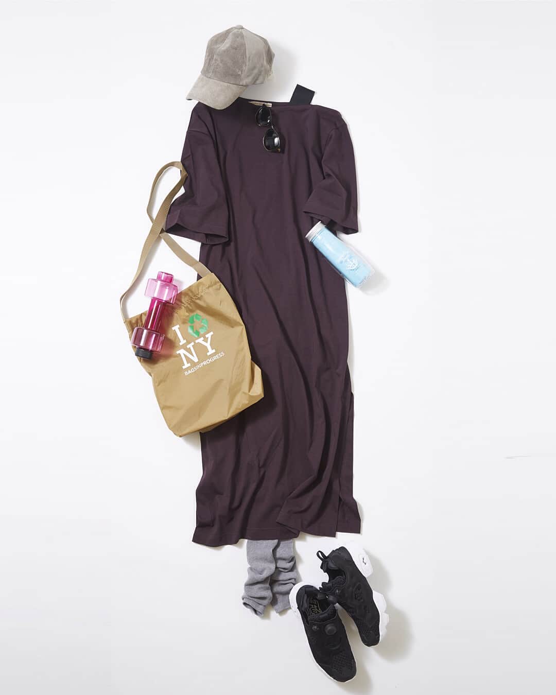 ルミネ公式のインスタグラム：「ワンピにレギンスを合わせ快適に！ #ワンピース ¥12,000+TAX #レギンス ¥2,900+TAX #キャップ ¥5,000+TAX #サングラス ¥8,900+TAX #バッグ ¥5,800+TAX #スニーカー ¥19,000+TAX ・ [ #LUMINEMAGAZINE ] #lumine #ルミネ #ルミネ大宮 #ローズバッド #アーバンリサーチ #ビームス #ジャーナルスタンダード #ミラオーウェン #ootd #outfit #fashion #coordinate #コーディネート #ファッション #デイリーコーデ #コーデ #フォロー #田沼智美 http://magazine.lumine.ne.jp/?p=77527 ※商品の価格や取り扱い状況は撮影時点のもので、変更になることがあります。」