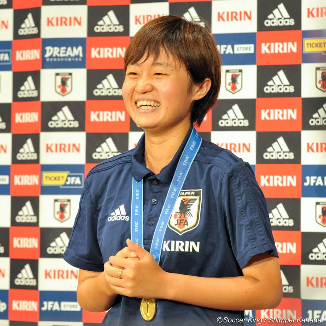 サッカーキングさんのインスタグラム写真 - (サッカーキングInstagram)「. 優勝報告🏆✨ . 📷Photo by Soccer King / Shimpei Kanada . #セレッソ大阪堺レディース #宝田沙織 #シルバーボール #ブロンズブーツ #林穂之香 #北村菜々美 #仁川現代製鉄レッドエンジェルズ #長野風花 #INAC神戸レオネッサ #スタンボー華 #日テレベレーザ #宮澤ひなた #池田太 #太ジャパン #優勝 #世界一 #U20女子ワールドカップ #U20日本代表 #日本代表 #ヤングなでしこ  #なでしこジャパン #YoungNadeshiko #NadeshikoJapan #Nadeshiko #U20WWC #winner #daihyo #サッカーキング #⚽️ #サッカー」8月27日 19時08分 - soccerkingjp