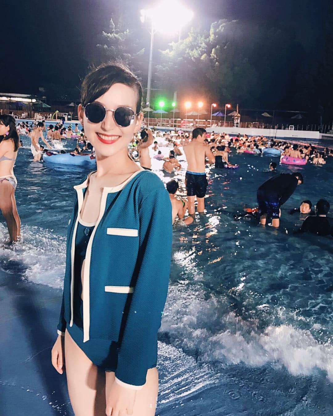 夢子のインスタグラム：「🏊💭💕 #pool #pooltime #プール #moussy #マウジー #水着 #swimwear #swimwearfashion #swimwear2018 #model #sunglasses #夢子キャサリン #スイムウェア #summer #summervacation #summertime #nightpool #ナイトプール」
