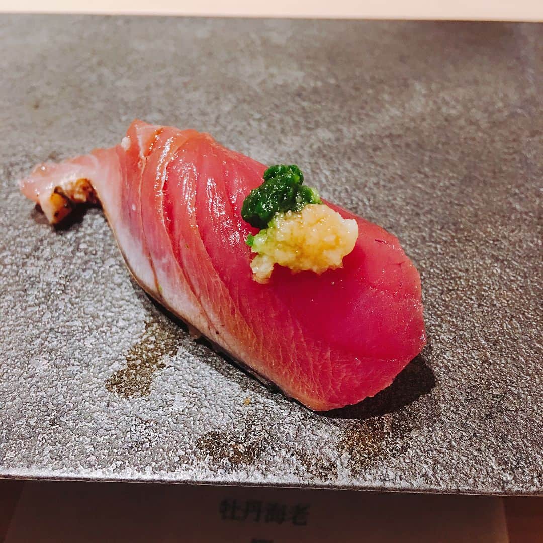 岸本加世子さんのインスタグラム写真 - (岸本加世子Instagram)「銀座で美味しいお寿司をご馳走になりました。幸せです。#bravegym #bulkhomme #宮田和幸#芦田崇宏」8月24日 0時45分 - kayokokishimoto