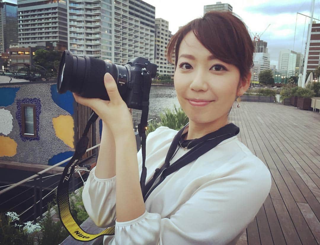 須黒清華のインスタグラム：「今日はニコンのミラーレスカメラ発表会へ行って来ました！ スマートフォンのカメラ性能が上がり、デジタルカメラ市場の競争も激しくなる中、ニコンが打ち出す戦略とは⁇ この後のWBSでお伝えします♪ #ワールドビジネスサテライト #デジタルカメラ #ミラーレス一眼 #カメラ女子」