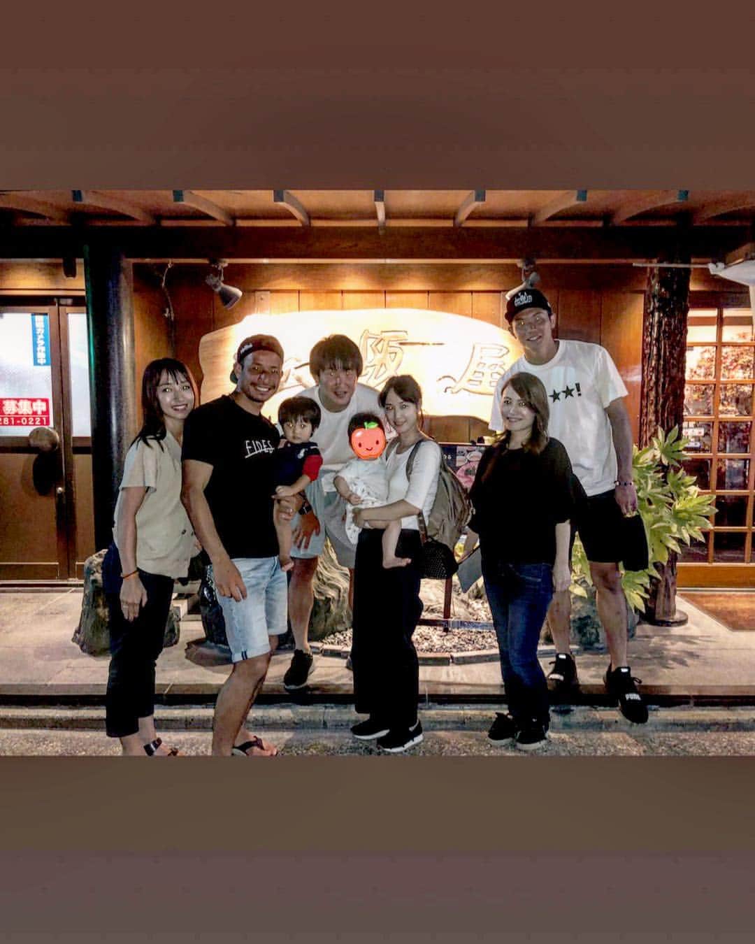 松田力のインスタグラム：「昨日は 吉本fam&圍fam&松田famで松阪屋に しゃぶしゃぶ食べに行きました‼︎ 松阪屋いつも美味しいわー  かずくんごちそうさまでした！ 昇格に向けて一緒に頑張りましょう‼︎ #吉本一謙  #松田力  #圍謙太朗  #アビスパ福岡 #avispa  #松阪屋  #instagood  #instagram」