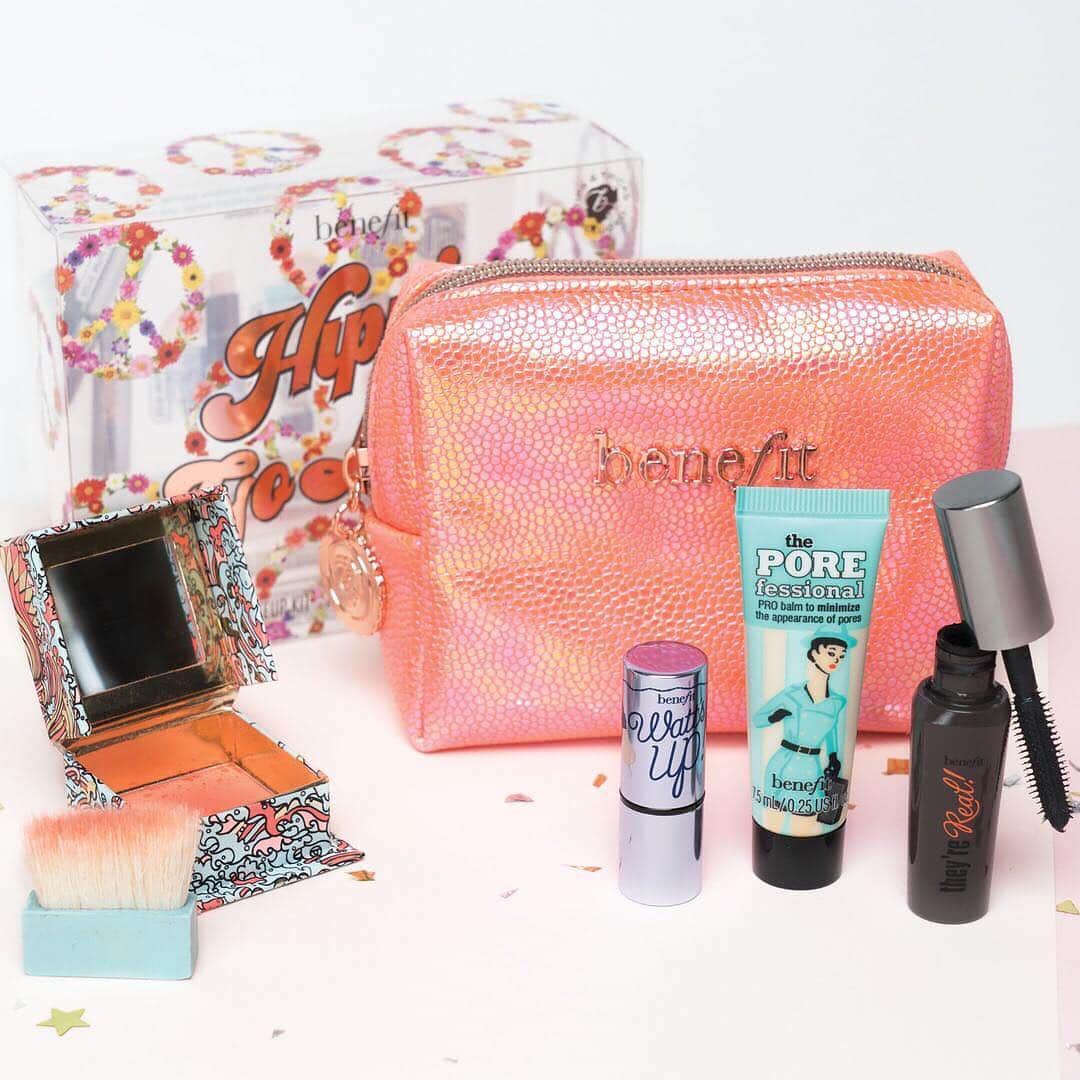 Benefit Cosmeticsさんのインスタグラム写真 - (Benefit CosmeticsInstagram)「Peace, love & GALifornia! ✌🏽💗Get a gorgeous & glowing glam look with our NEW & limited-edition Hippie Go Lucky value kit! Set includes: ✨mini #GALifornia sunny golden-pink blush ✨mini #POREfessional face primer ✨fun-size #wattsup cream-to-powder highlighter ✨fun-size #theyrereal! lengthening mascara Available NOW online & in-store exclusively at @sephora for $32 ($52 value!) #benefit」8月24日 9時02分 - benefitcosmetics