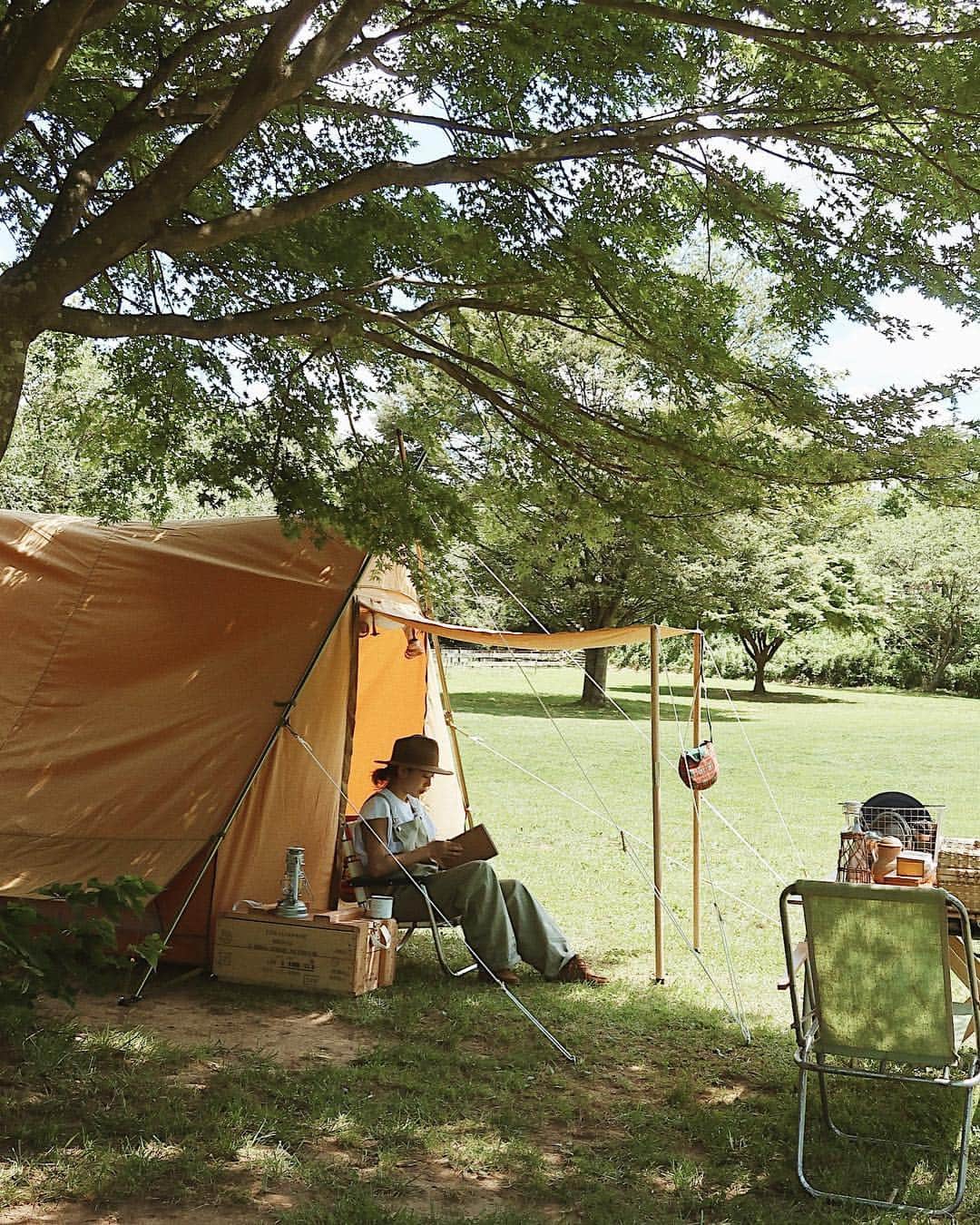 Y U R I Eさんのインスタグラム写真 - (Y U R I EInstagram)「. のんびりぼけ〜っと過ごすキャンプが1番好き🏕🎵 ペポちゃんは出入り口パネルを張り出して、キャノピー付きテントみたいに使うのが好き🎃 #キャンプ#ペポ#ソトアソビ#アウトドア#テント#テンマクデザイン#ソルム#campinglife#outdoor#outdoorwoman」8月24日 12時31分 - yuriexx67