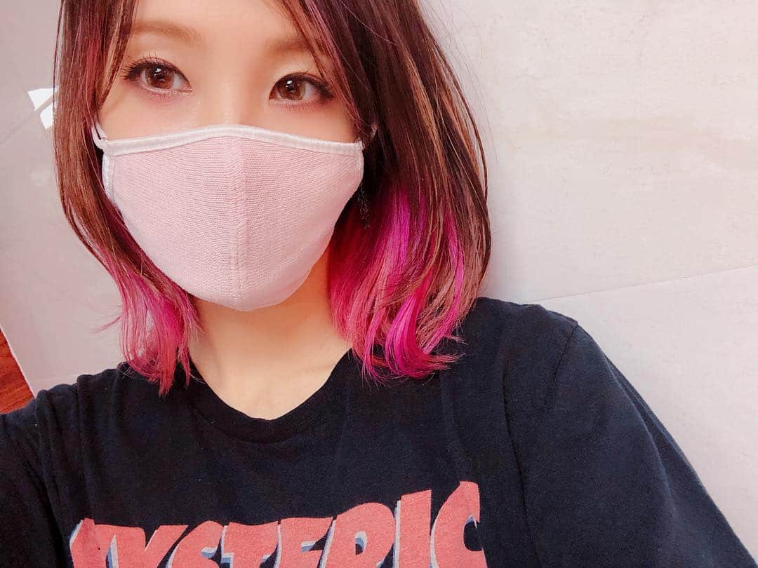 のインスタグラム：「髪めちゃのびてきた。」