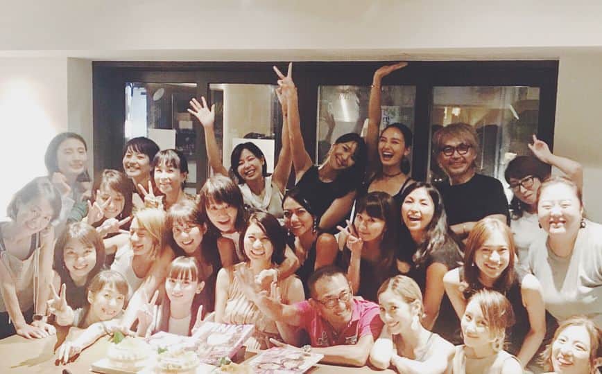 尾形沙耶香さんのインスタグラム写真 - (尾形沙耶香Instagram)「#reunited with team PINKY 👯‍♀️ #ピンキー #同窓会 💓」8月24日 18時13分 - sayakaogata