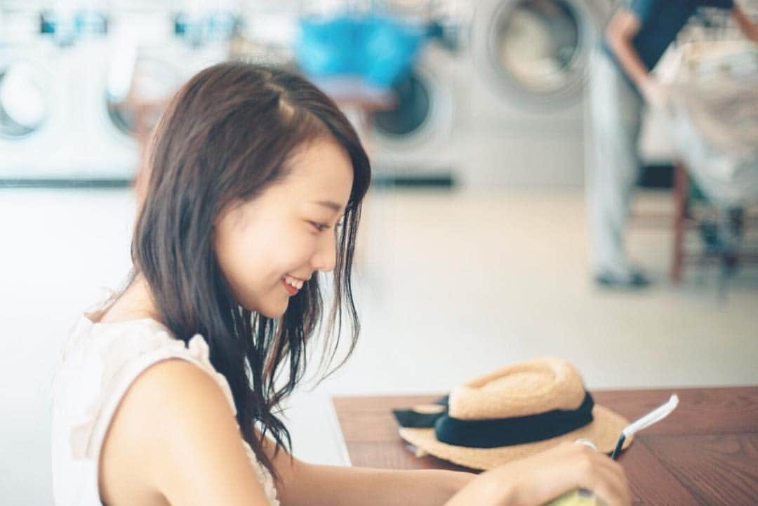 中道詩織さんのインスタグラム写真 - (中道詩織Instagram)「， コインランドリーと☕️。 今日も投票よろしくお願いします！✨ #ミスコン」8月24日 18時20分 - shiori_nakamichi