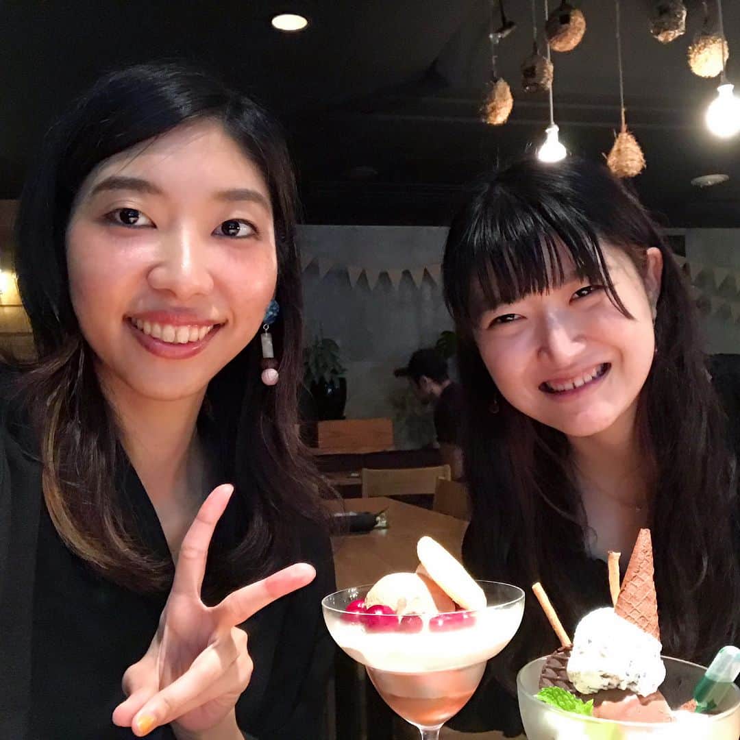 石橋わか乃さんのインスタグラム写真 - (石橋わか乃Instagram)「最高の誕生日でした。 25ちゃいになりました。 (※あの、わたしの誕生日です) 美女とばしさん。 久しぶりのおいぬ。 そしてテンションに身を任せ、 成人式と卒業式で謎の若返りを見せたばしさんを ご覧ください。なんだこれ。(20歳と24歳) 現場からは異常です。 質問は気が向いたら返すね。 ストーリーにコメントくれた方どうもありがとう、 まだの人はコメントしろねん。 またねん。 #Drop_s#荒谷朋美」8月24日 22時56分 - bashi_843