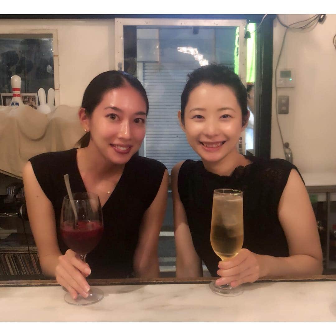 小林恵美のインスタグラム：「Night out❤️ #って言っても11時に解散 #眠くて12時過ぎまで遊べない😪 #たった1度だけお仕事一緒になっただけなのに#たまたま住んでる場所が近くて#意気投合して#気がつけば7年の付き合いのえりちゃんと🍷」