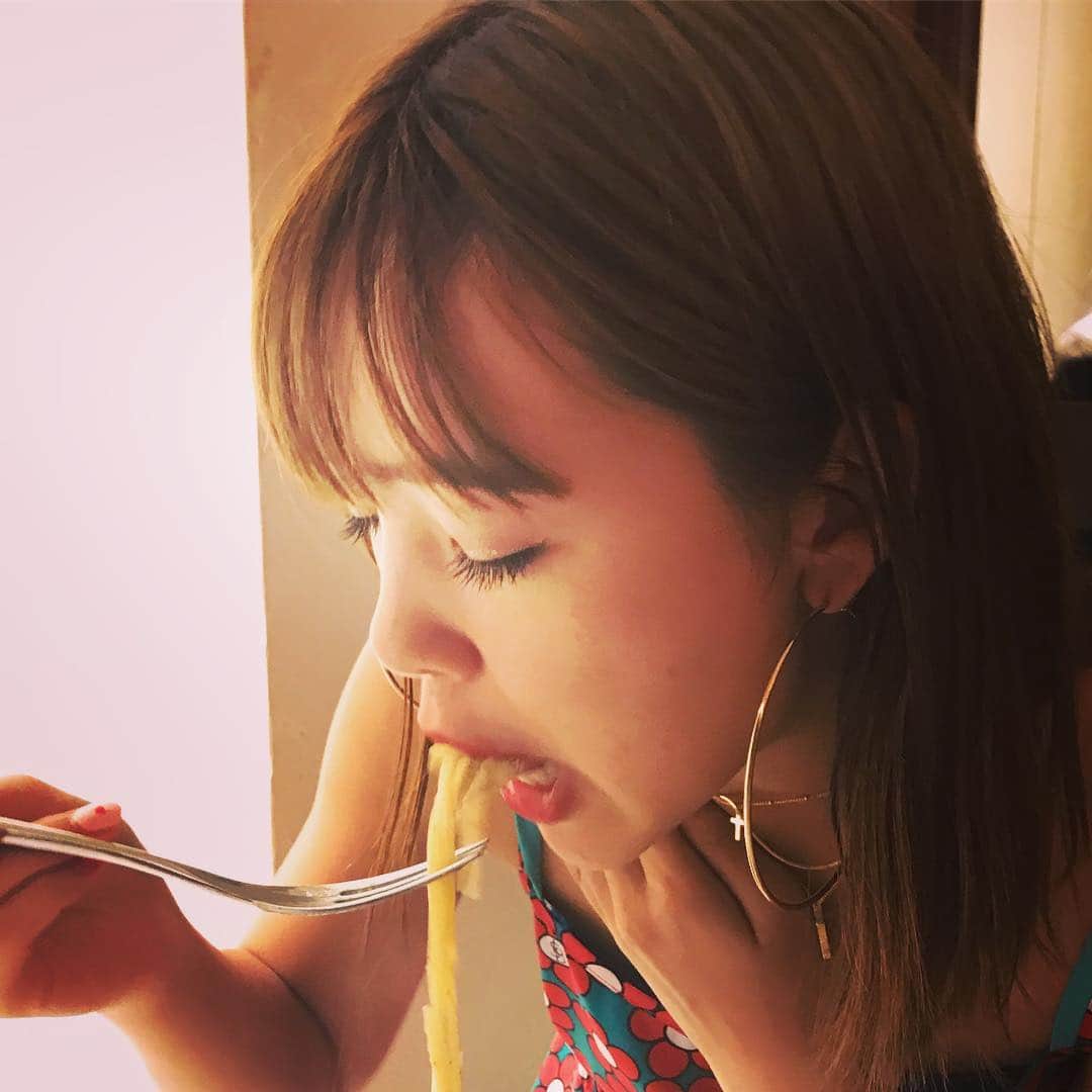 有吉弘行さんのインスタグラム写真 - (有吉弘行Instagram)「よく食べるぜ藤田！  #有吉の夏休みは9月1日」8月25日 13時12分 - ariyoshihiroiki