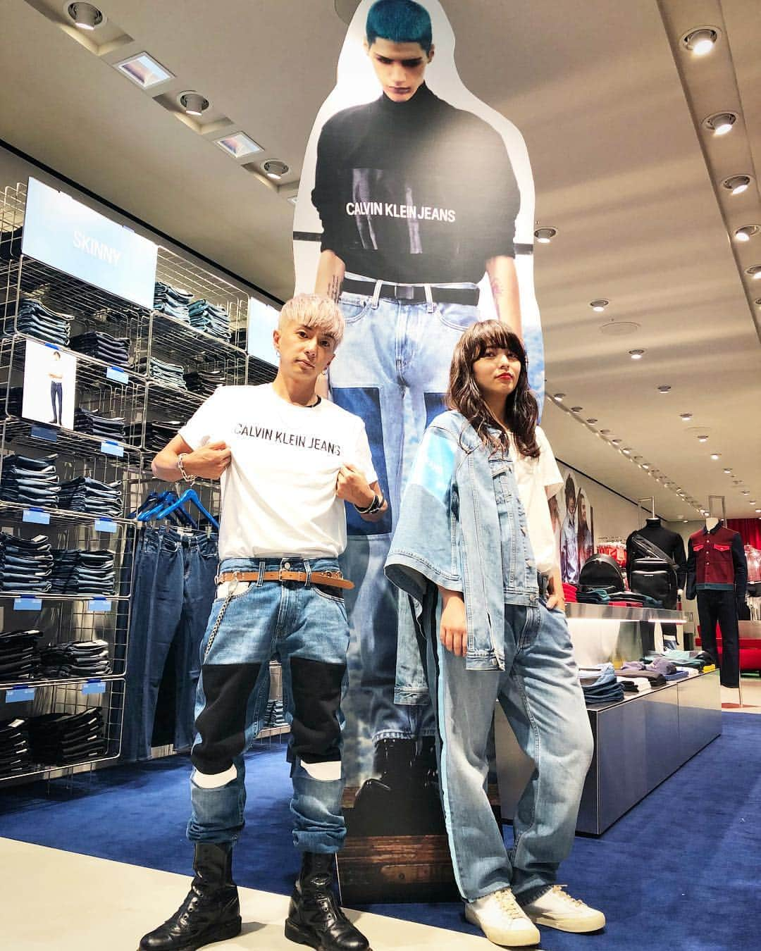 奈良裕也さんのインスタグラム写真 - (奈良裕也Instagram)「CALVIN KLEIN 👖 SHISAIBASHI OSAKA OPENINING PARTY  @licaxxx1 と DJでした🎶💋 🎧 #MYCAVLINS」8月25日 13時25分 - yuyanara