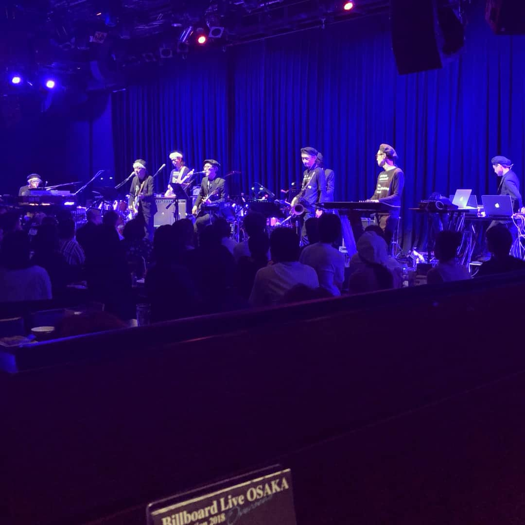 高橋幸宏さんのインスタグラム写真 - (高橋幸宏Instagram)「8/23 Billboad Live OsakaでとりあえずはThe Beatniks のライブ、ひと段落しました。この日の打ち上げは外は嵐、なんとか帰りました。 メンバー、スタッフのみんな、そして来てくださった皆さん本当にありがとう、、、🙇‍♂️ #thebeatniks  #高橋幸宏 #鈴木慶一 #砂原良徳 #白根賢一 #高桑圭 #堀江博久 #永井聖一 #矢口博康 #山本哲也 #billboardliveosaka」8月25日 15時07分 - room66_yukihiro