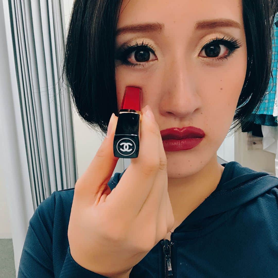松原凜子さんのインスタグラム写真 - (松原凜子Instagram)「わぁぁ。 リップコレクションに新たなお仲間が。 ありがとうございます😭 素敵なルージュが似合う素敵な女性になりたいです。」8月25日 16時31分 - rinko_matsubara