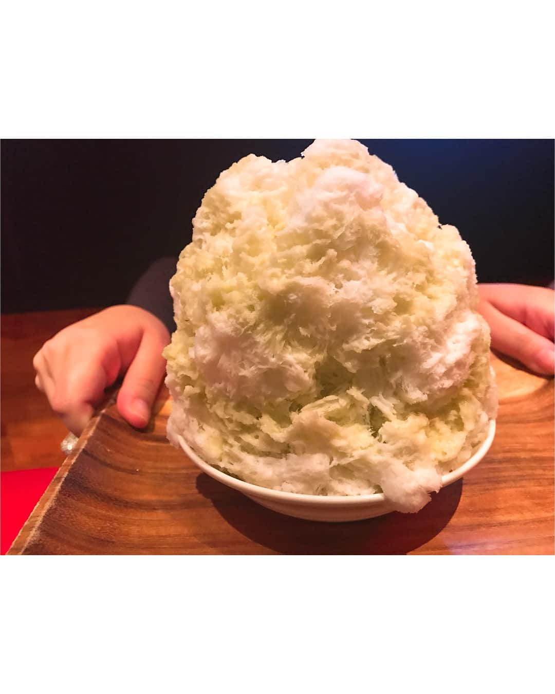 祥子さんのインスタグラム写真 - (祥子Instagram)「🍧 ＊ 夏の終わりにハマるかき氷🤤 ＊ 美味💛 ＊ #かき氷 #カキ氷 #かき氷カフェバーyelo  #夏の終わり #ハマる  #あんちゃんいわく #通は２つ食べるそう #今年中に通になる #美味しかった 💛 #キャラメル  #アボカドミルク  #ごちそうさまでした 😋」8月25日 18時32分 - sho_ko.0413