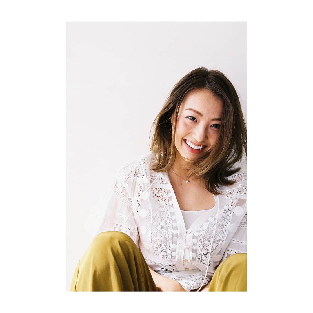のインスタグラム：「✴︎✴︎✴︎ Dream Ayaちゃん連載 月刊EXILE "彩色写真〜Photo by Aya〜" - New hairにしてから 初めての撮影💓 Ayaちゃん×青さん×RIKUさんの 最高なTEAMでの ほぼノーメイクな撮影は 新鮮で終始笑顔👼 是非、チェックしてくださいね📖 - Photo by : @aya_dream04  hair make : @rieaoyama.hm  styling : @rxixkxux  magazine : @exile_magazine - #月刊EXILE #Dream_Aya #PhotobyAya #フォトバイアヤ #Dream_Shizuka #超ウルトラスーパーナチュラル #Nomascara #Nocontactlens #青さんマジック #🧝🏻‍♀️🔮🧙🏻‍♀️」