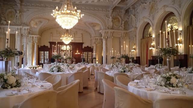太田エイミーのインスタグラム：「A year since the most magical day of my life with my love.  Gorgeous video by @mai.ography  @beaurivagepalace #switzerland」