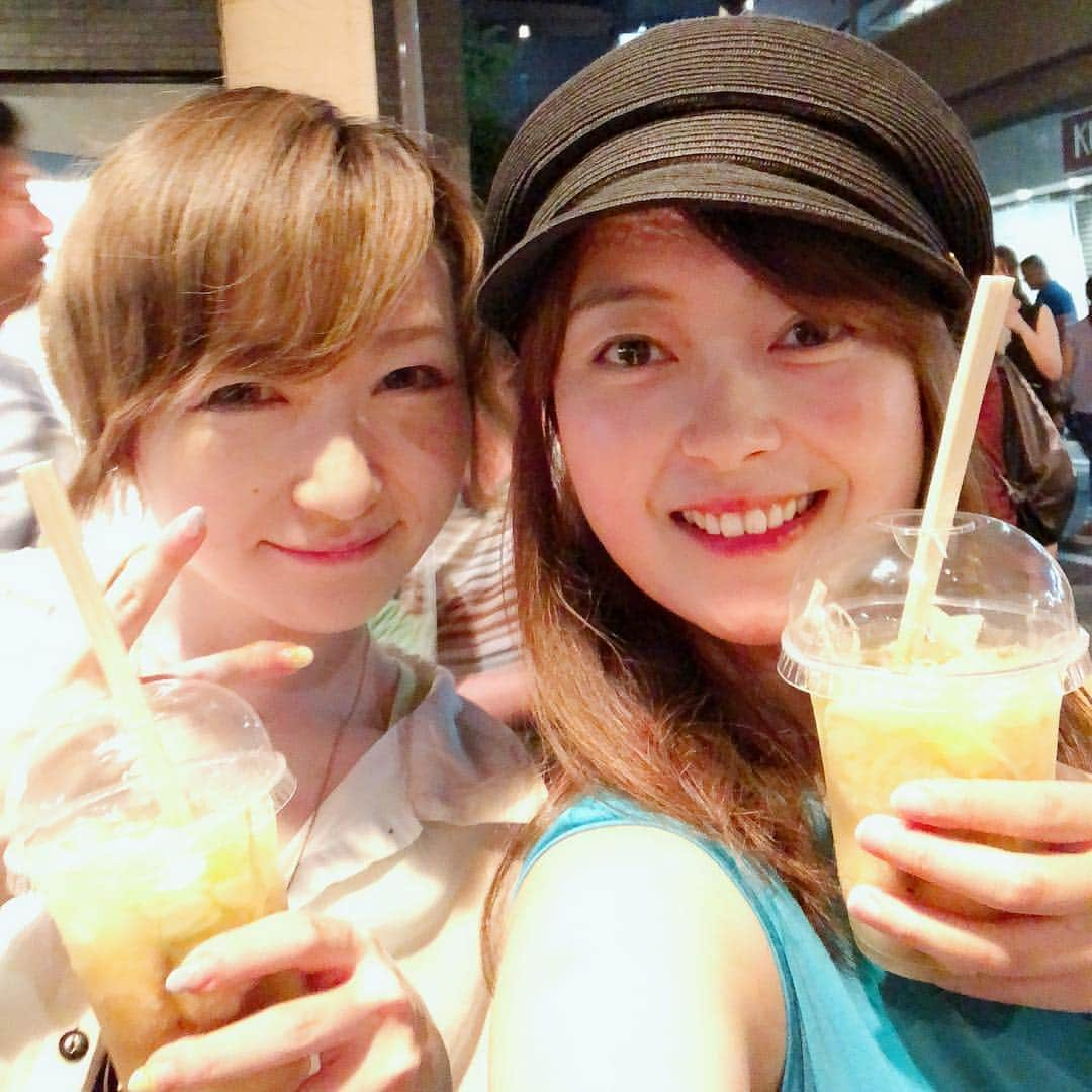 山下莉奈さんのインスタグラム写真 - (山下莉奈Instagram)「麻紘と麻布十番祭りきたー🏮✨✨ 冷たい明石焼きめっちゃ美味しかったよ🐙お祭りは明日もやってるよ🤙 #祭 #麻布十番祭り #夏らしいこと」8月25日 21時42分 - rinayamashita