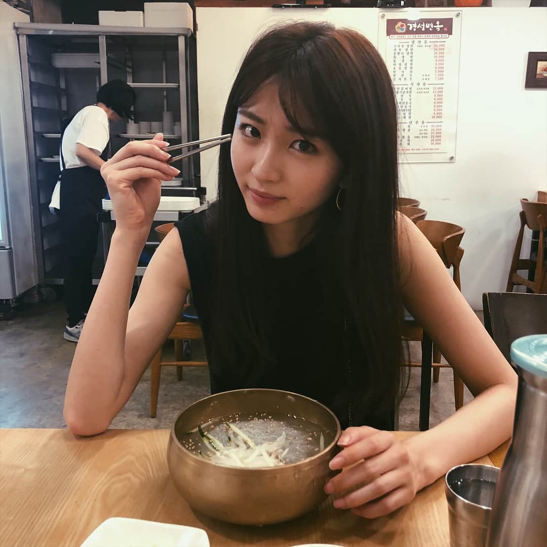 岡崎紗絵さんのインスタグラム写真 - (岡崎紗絵Instagram)「本場の冷麺すっき！焼肉もすっき！ 食べ物ばっかり笑」8月26日 9時39分 - sae_okazaki