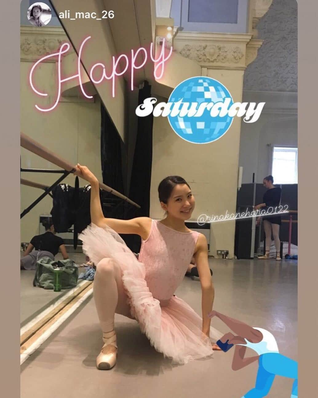 金原里奈のインスタグラム：「Pink always makes me happy🌸 Saturday rehearsal with my favorite tutu from @nuikobo and leotard from @yumiko 💕💕 #happysaturday #englishnationalballet #GMArtist #GaynorMinden 📸 by @ali_mac_26 ❤️」