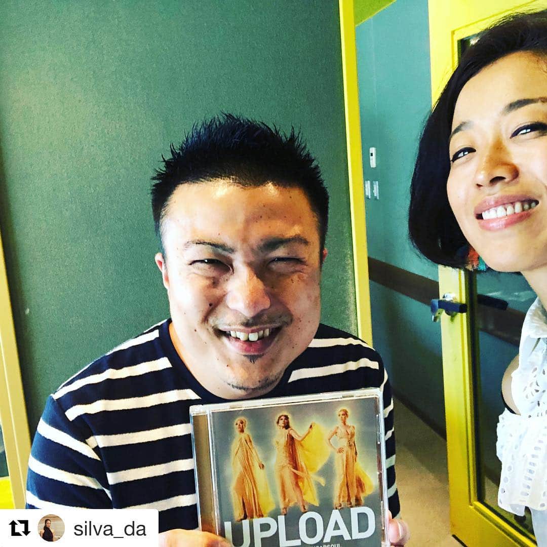 SILVA（DOUBLE SUGARSOUL）のインスタグラム：「#Repost @silva_da with @get_repost ・・・ 新潟プロモーションさせて頂きました〜！ 暑い一日でしたが、新潟の番組に出演させて頂けて光栄でした  Charlys cafe DJLIVEも楽しかった〜出会いに感謝！ FM PORT Mint Condition  BSN新潟放送　ゴゴイチ　 船尾佳代  ジョイフルタウン　月刊にいがた  FM NIIGATA Swag DJ  YAGI  FM NIIGATA  Sound Splash 齊藤瞳　関田将人  #silva_da #doubletakako #sugarsoul#upload #emergency #20thanniversary #megamix20th #diva #radio #quietmoon #niigata」