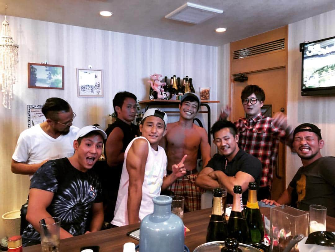 Kotokaさんのインスタグラム写真 - (KotokaInstagram)「格闘家だらけの男飲みはヤバい🤨 #mma #コブラ会」8月26日 4時55分 - kotoka.shiiba