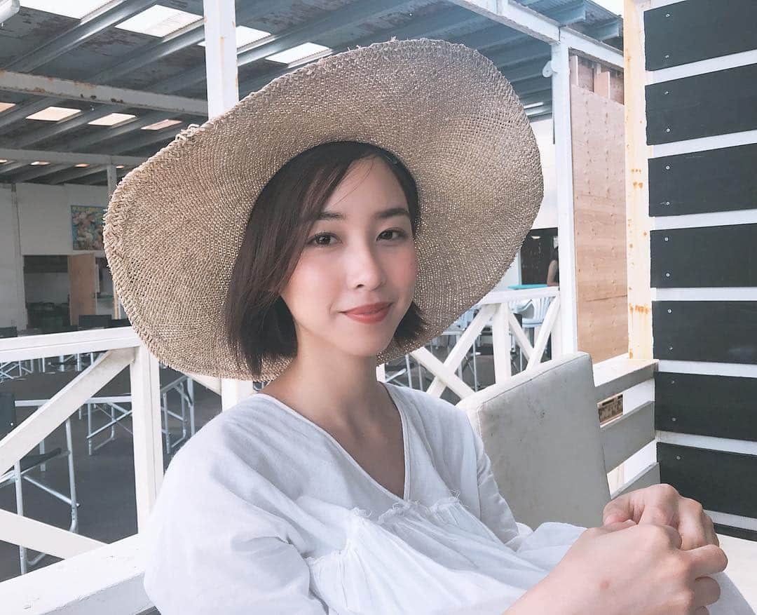 赤神幸依のインスタグラム：「. 海の家に初めて入ったけど、一歩入るともう出られないね☀︎」