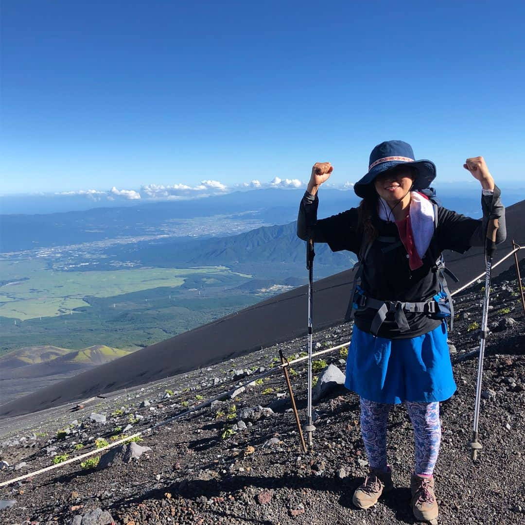 那須川天心さんのインスタグラム写真 - (那須川天心Instagram)「今年も富士山登ってきました🗻 やっぱり1番きつい御殿場コース！ パワー貰える感じがしたなぁ 最高で最強のパワースポットです！ 皆さんまじで行ってみた方が良いですよ！！ 良いことあります様に、、、！ あ、毎日良いことだらけか笑 #富士山 #日本一 #世界文化遺産 #パワースポット #フリーメイソン」8月26日 16時13分 - tenshin.nasukawa