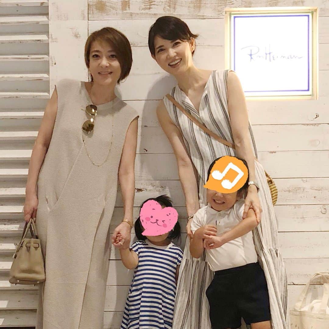 西川史子さんのインスタグラム写真 - (西川史子Instagram)「六本木ミッドタウン行ったら、 偶然 友利さんとばったり！ 可愛い息子と娘と一緒で羨ましい。 勝ち組女医。 でも 嫌いになれない位 性格が良いんです。1人の私の老後も面倒みてくれると嬉しいことを言ってくれます^_^」8月26日 22時20分 - dr.ayako_nishikawa