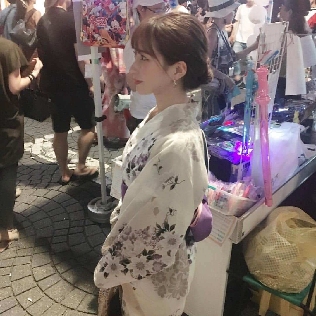 鏑木梨奈のインスタグラム：「. . 麻布十番祭り . イカ焼きとビールと唐揚げ食べて 1時間経たないくらいで退散！ . . #me #148cm #麻布十番祭り #麻布十番 #十番祭り」
