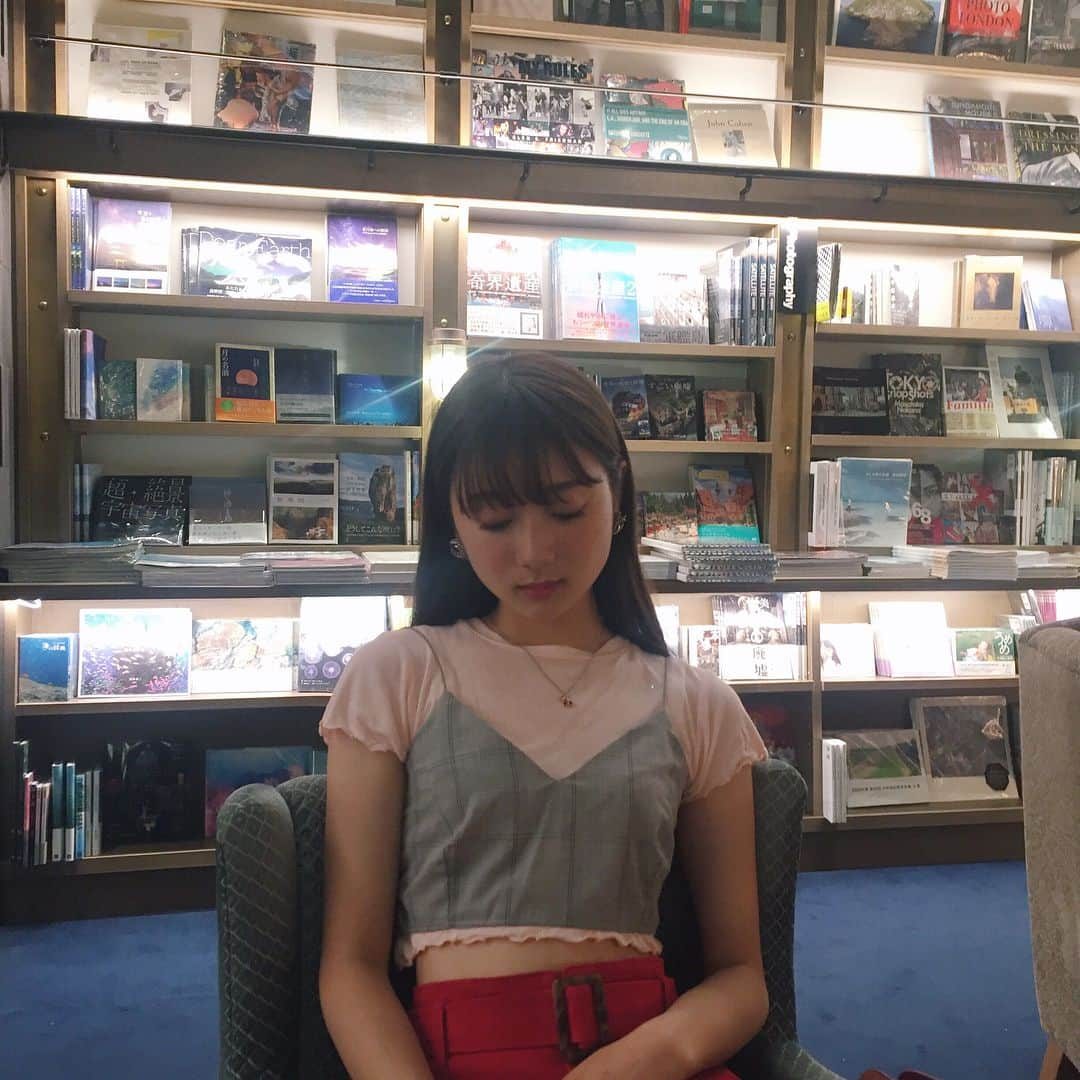 齊藤英里さんのインスタグラム写真 - (齊藤英里Instagram)「📚📙📘📓📝 #えりしふく #ootd」8月27日 11時55分 - erisaito.official