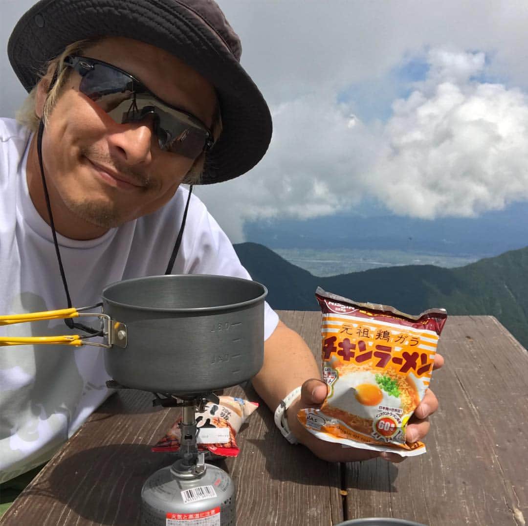井手大介のインスタグラム：「天空ラーメン #燕岳」
