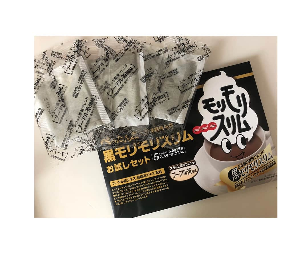 朝比奈南さんのインスタグラム写真 - (朝比奈南Instagram)「夜に飲むと朝スッキリするお茶🍵味もおいしいのに効果がちゃんとあって嬉しい😭✨ ものすごくお腹が弱いからかなり悩んでたんだけど、舞台本番前とかこれ飲んでスッキリすると身体の調子がよくて最高だった☺️💓 #PR #黒モリモリスリム #モリモリスリム #スッキリ #お茶 #美容茶 #美味しい #プーアール茶 #ハーブティ #売上No.1 #糖質制限 #ダイエッター @morimori.n_official」8月27日 10時47分 - minami_asahina