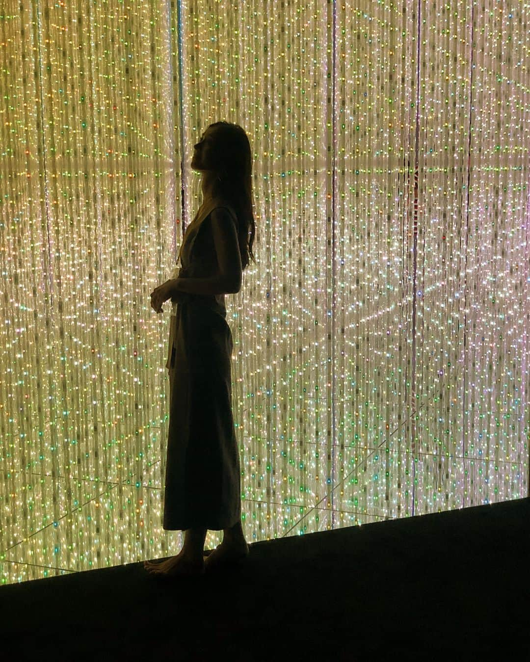 丸山悠美さんのインスタグラム写真 - (丸山悠美Instagram)「Amazing place @teamlab.planets  五感を研ぎ澄ませて ただ感じるだけの大切さ  #teamlabplanets #teamlab #planets #art #digitalart #tokyo #toyosu #onlyintokyo #onlyintoyosu #universe #lights #instagood #instaart #tbt #picoftheday #チームラボプラネッツ #チームラボ #アート #豊洲 #夏 #デジタルアート #ママ #夏休み #子連れ #子連れスポット #東京」8月3日 20時41分 - maruyumi