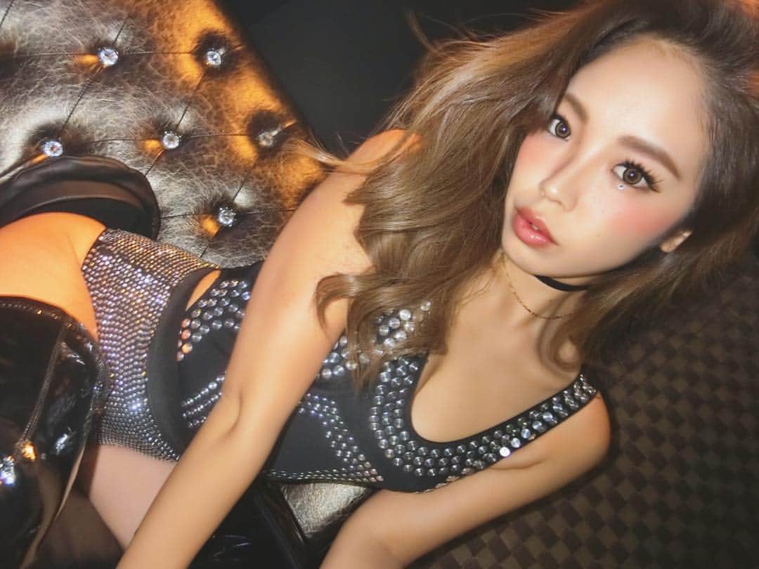 Linaのインスタグラム：「明日は FES MORI🔥 @riviera_sapporo !!. . 気付けば、ダイシさんと一緒に #じゅリナコンビ もレギュラー出演させて頂いてた大好きなイベント🖤🖤. 大好きな北海道🐡🐙🍴. . 明日も皆さんよろしくお願いします🤤🖤. . . #daishidance #fesmori #riviera #club #party #cyberjapan #cyberjapandancers #サイバージャパン #costume #japanesegirl」