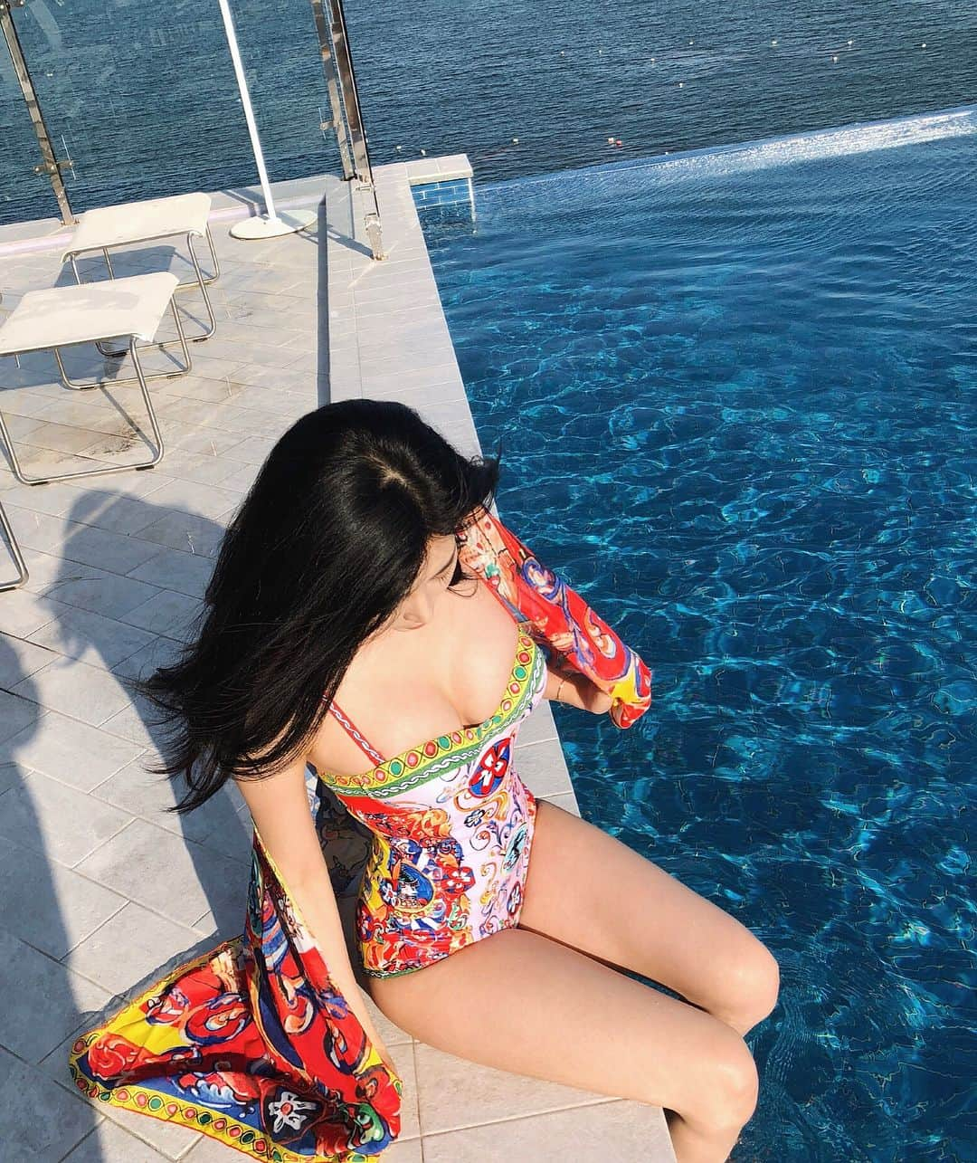 Choi Somiさんのインスタグラム写真 - (Choi SomiInstagram)「#글랜더  #glander_swimwear - 재진행 예정 비키니👙 모노키니🖤 -」8月3日 19時46分 - cxxsomi