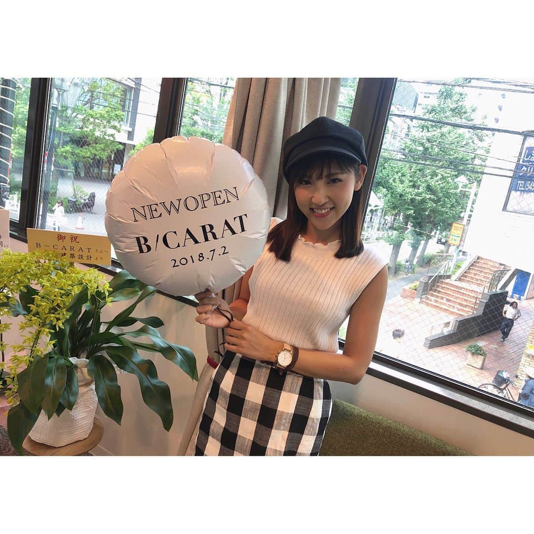 森脇亜紗紀さんのインスタグラム写真 - (森脇亜紗紀Instagram)「今日はメンテナンスday ☺︎❤︎ 【 B/CARAT by koritorinic 】 NEW OPENおめでとうございます✨ 相変わらず、お顔のむくみも目の疲れも びっっくりするほどすっきり変身😳✨ 鍼の痛みも全くないので 綺麗な新店舗でひたすら癒されてました〜 今日もありがとうございました！✨ ・ その後はVIRGOへ 💇🏻‍♀️❤︎ 自分の髪じゃないみたいに さらっさらに生き返った〜💓 伊藤さんいつもありがとうございます🙇🏻‍♀️✨ #きゅきゅっと美容鍼  #きゅきゅっと美顔鍼  #BCARATbykoritorinic #BCARAT  #Beauty #Body #Balance #杉崎先生  #cosmeticacupuncture #acupuncture  #笹塚 #笹塚美容鍼 #美容鍼 #美顔鍼  #笹塚鍼灸整骨院 #こりトリニック  #virgo#メンテナンス」8月3日 20時28分 - asaki516